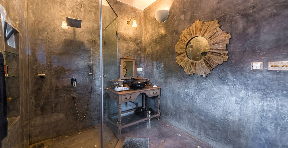 Villa Evora - Ensuite bathroom<br />